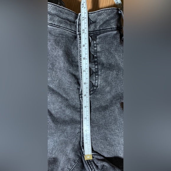 Frankie & Stella - Grey Wash High Rise Jeans - Size 18W - Picture 10 of 13